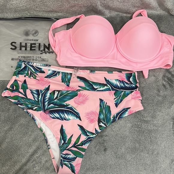 Two piece high waisted Bikini. - Picture 4 of 8